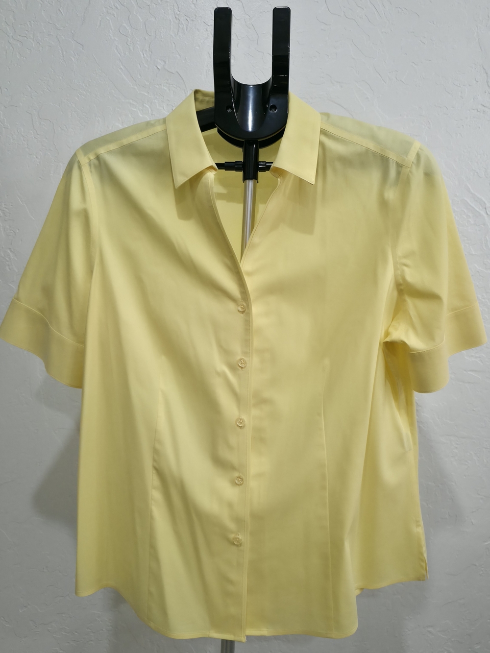 Classic Short-Sleeve Button-Front Blouse - Yellow